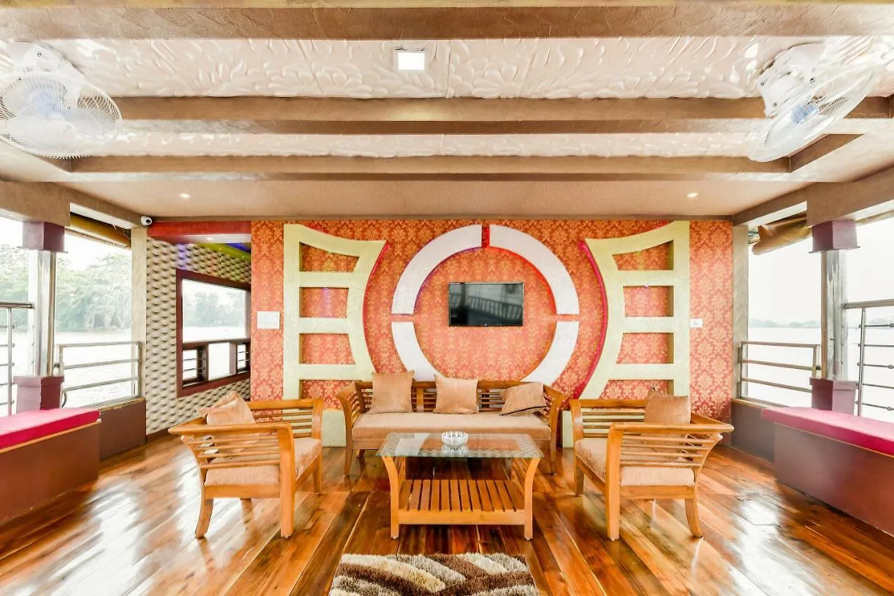 Hotel Oyo 24290 Houseboat Anugraha Deluxe Alappuzha