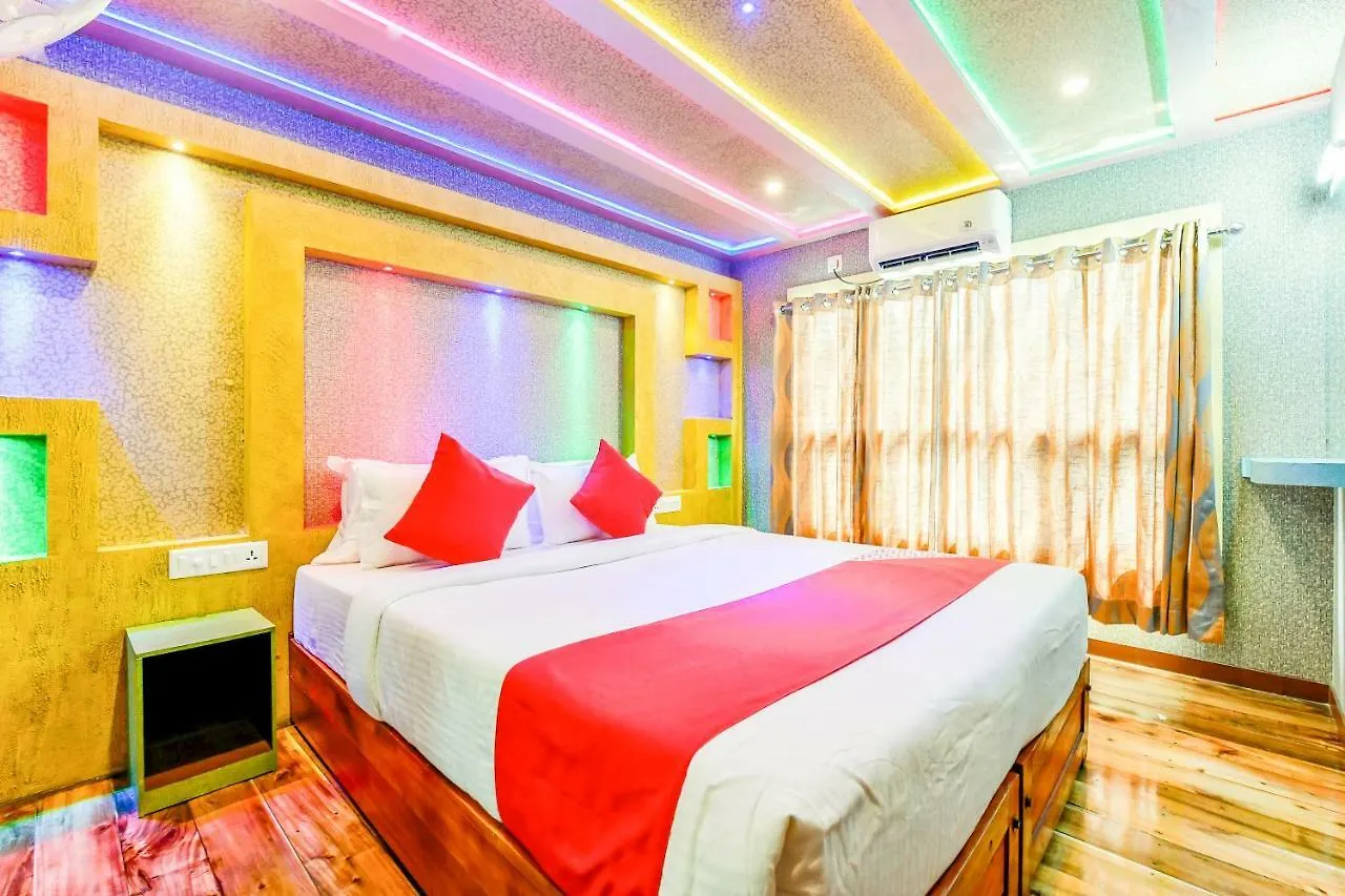 מלון Alappuzha Oyo 24290 Houseboat Anugraha Deluxe 3*,